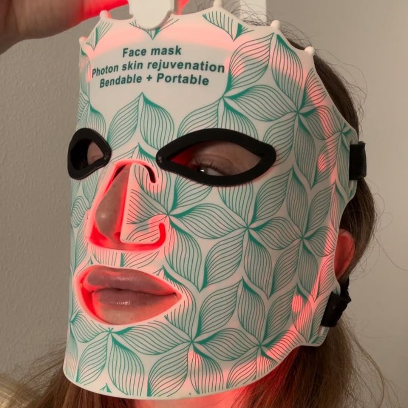 LED Light Therapy Mask